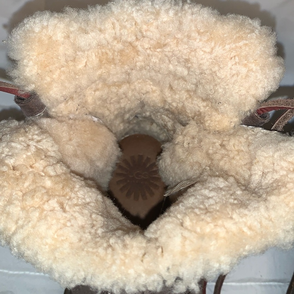 UGG Suede Boots, Leather Laces, Shearling Lined, Moccasin Style, Excellent Shape - Picture 9 of 11